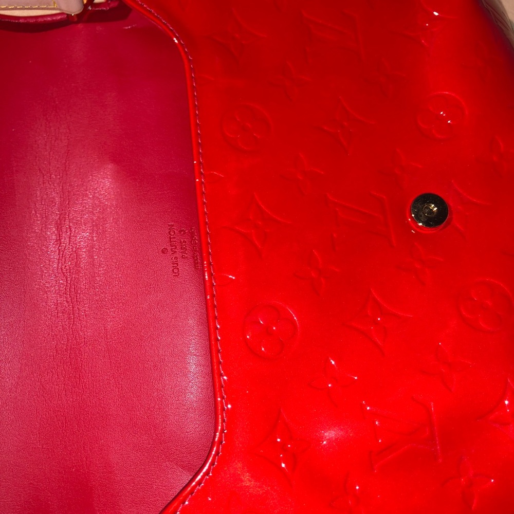 Louis Vuitton Red Monogram Vernis Thompson - Picture 4 of 8